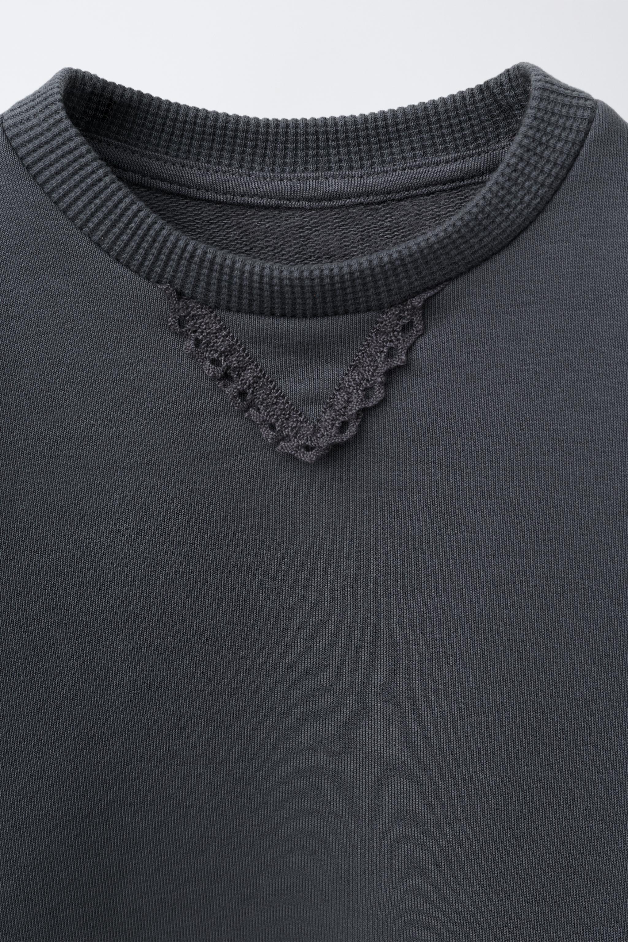 WAFFLE DETAIL SWEATSHIRT